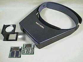 微細作業とルーペ類 左:6倍,右:2.5倍