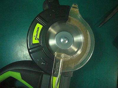 図5:騒音と共に、双刃が回転した! <click>→図6:分解時の様子