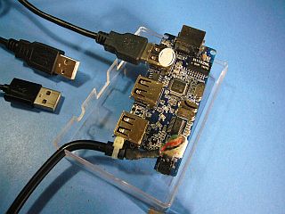 図5:USBプラグ収納優先 <click>→図6:トランプ入れケースの加工
