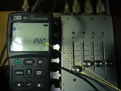 図5:裏庭に立てたアンテナまで(?)の同軸フィーダ長 <click>→図6:4.5mのLANケーブル長