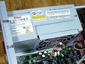 電源を変更 <クリック>で、大き目のファン付き